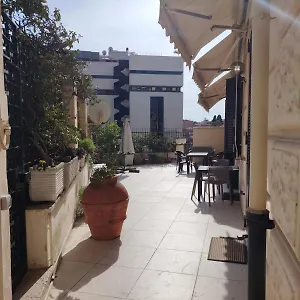Domus Aurea And Appartement